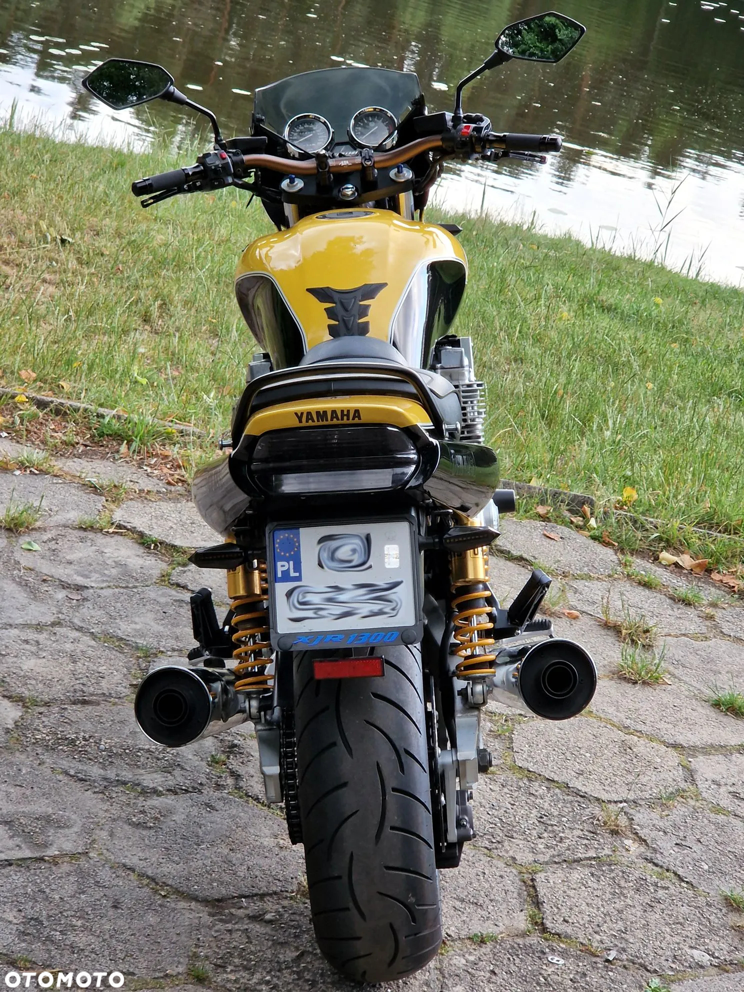Yamaha XJR - 10