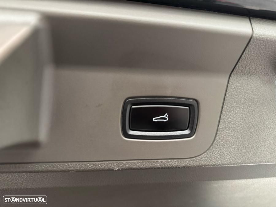 Porsche Panamera 4 E-Hybrid - 58