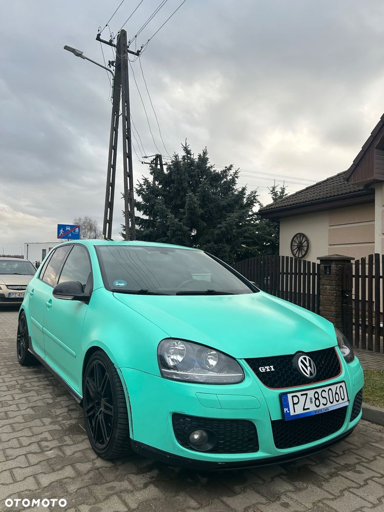 Volkswagen Golf 2.0 GTI - 1
