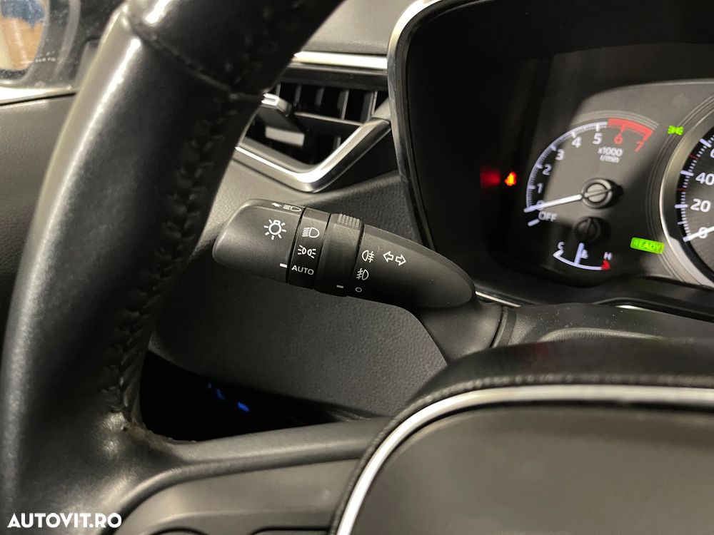 Toyota Corolla 1.8 Business Edition - 23