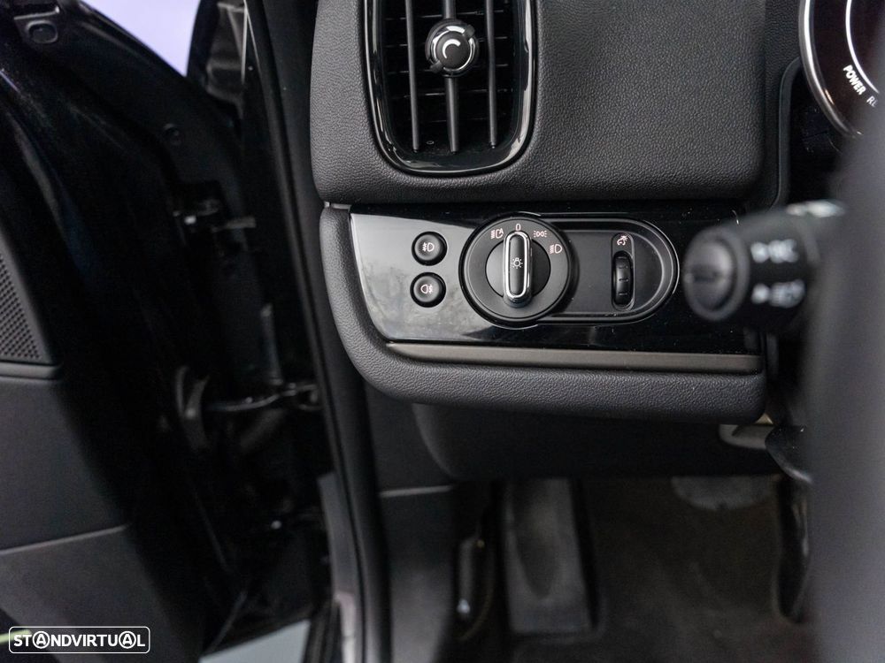 MINI Countryman Cooper SE Premium Essential Auto - 19