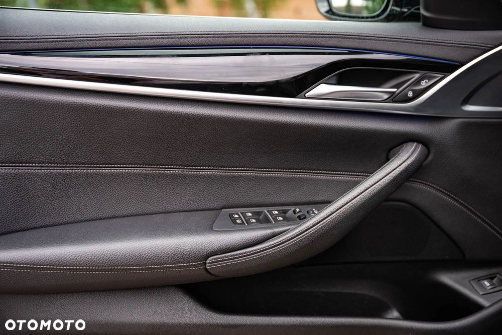 BMW Seria 5 520d Luxury Line - 13
