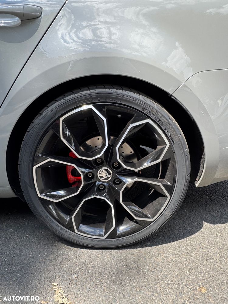 Skoda Octavia 2.0 TDI DSG 4X4 RS - 3