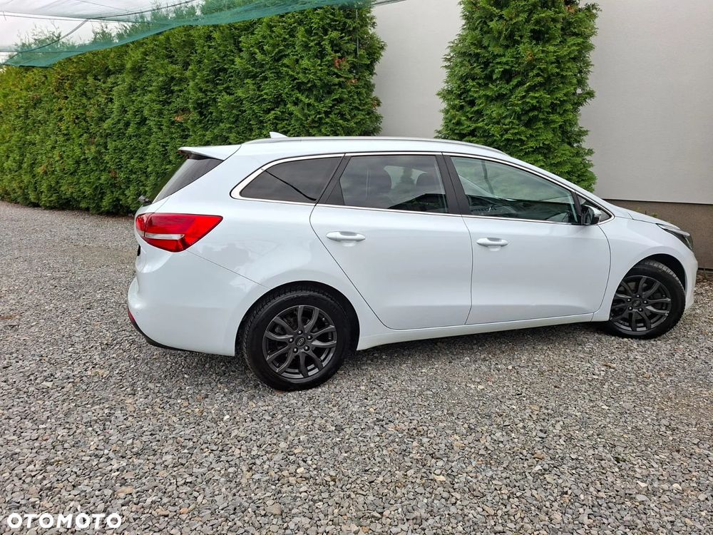Kia Ceed 1.6 GDI DCT SW Platinum Edition - 29