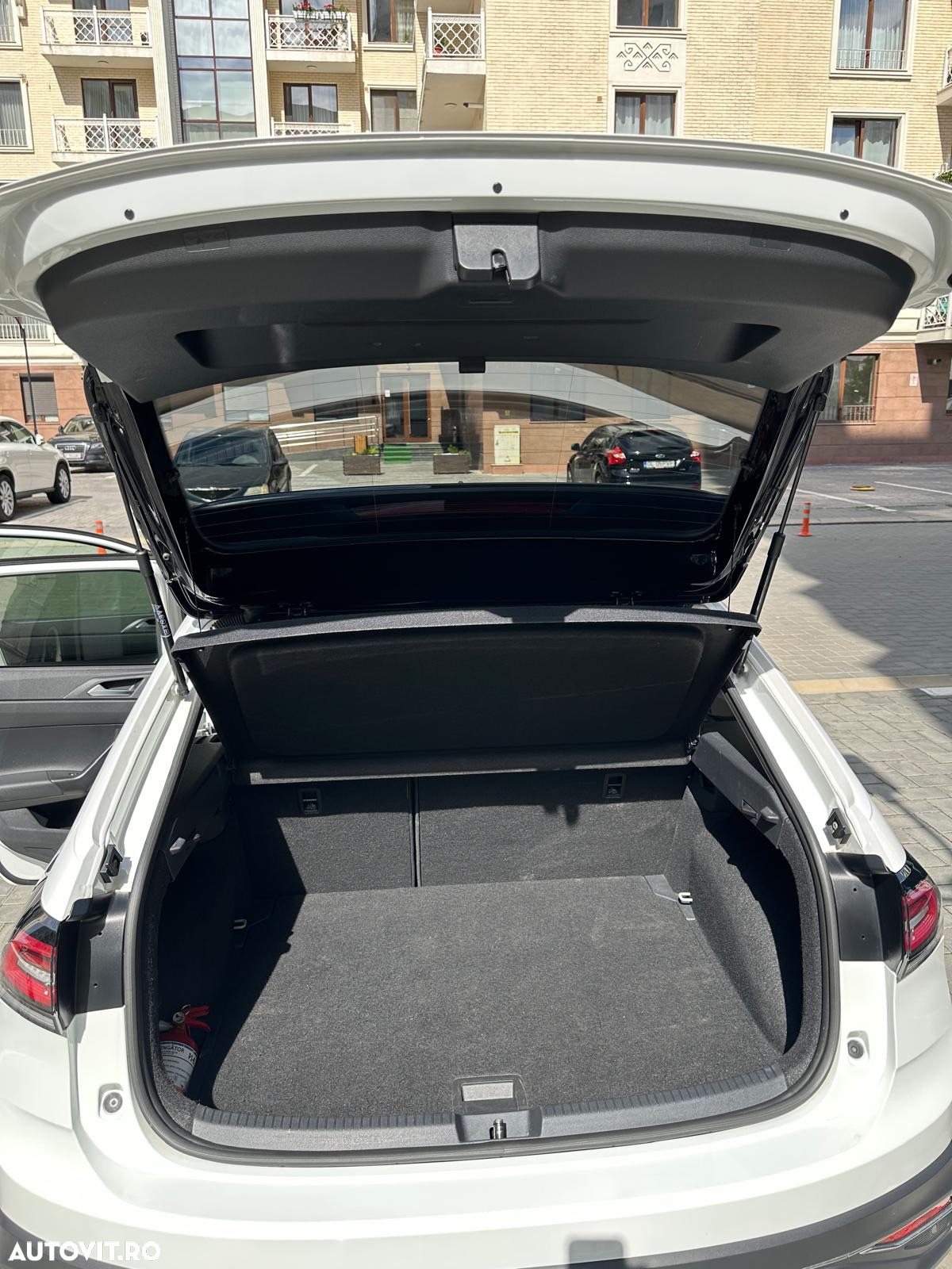Volkswagen Taigo 1.0 TSI DSG Style - 24