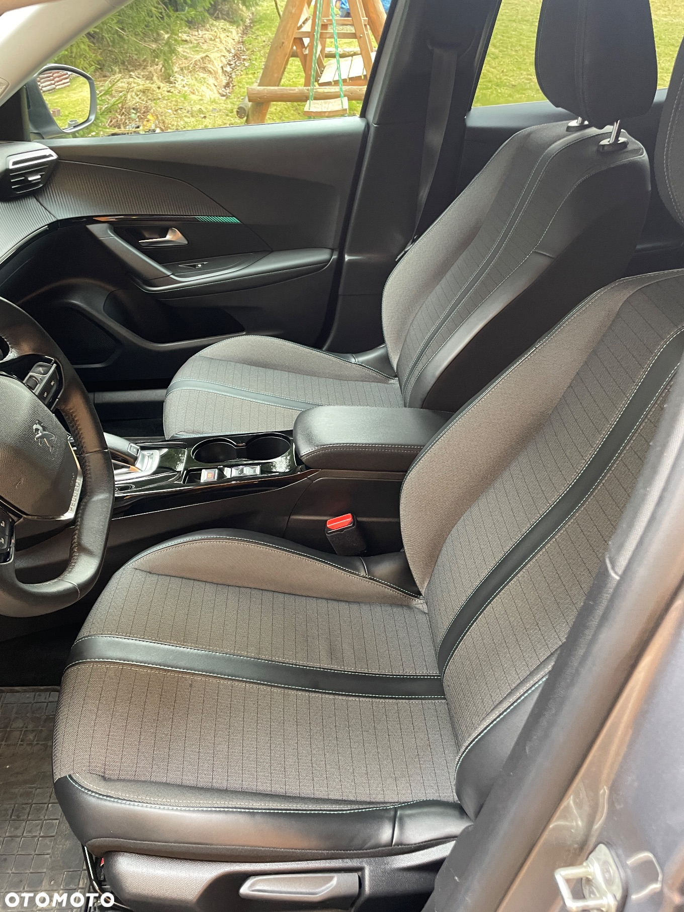 Peugeot 2008 1.2 PureTech Allure Pack S&S EAT8 - 16