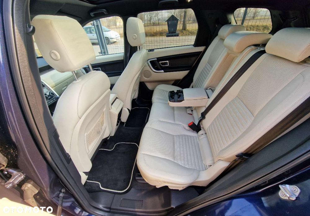Land Rover Discovery Sport - 17
