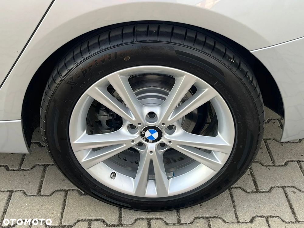 BMW 3GT 318d Modern Line - 24