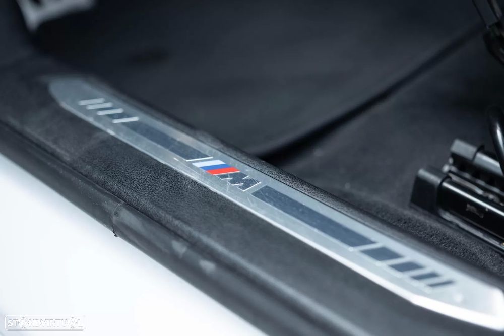 BMW 116 d Pack Desportivo M Auto - 9