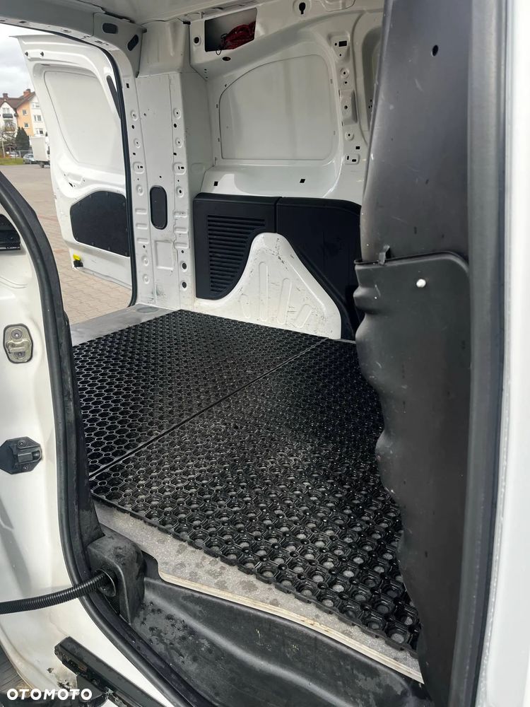 Peugeot Partner - 10