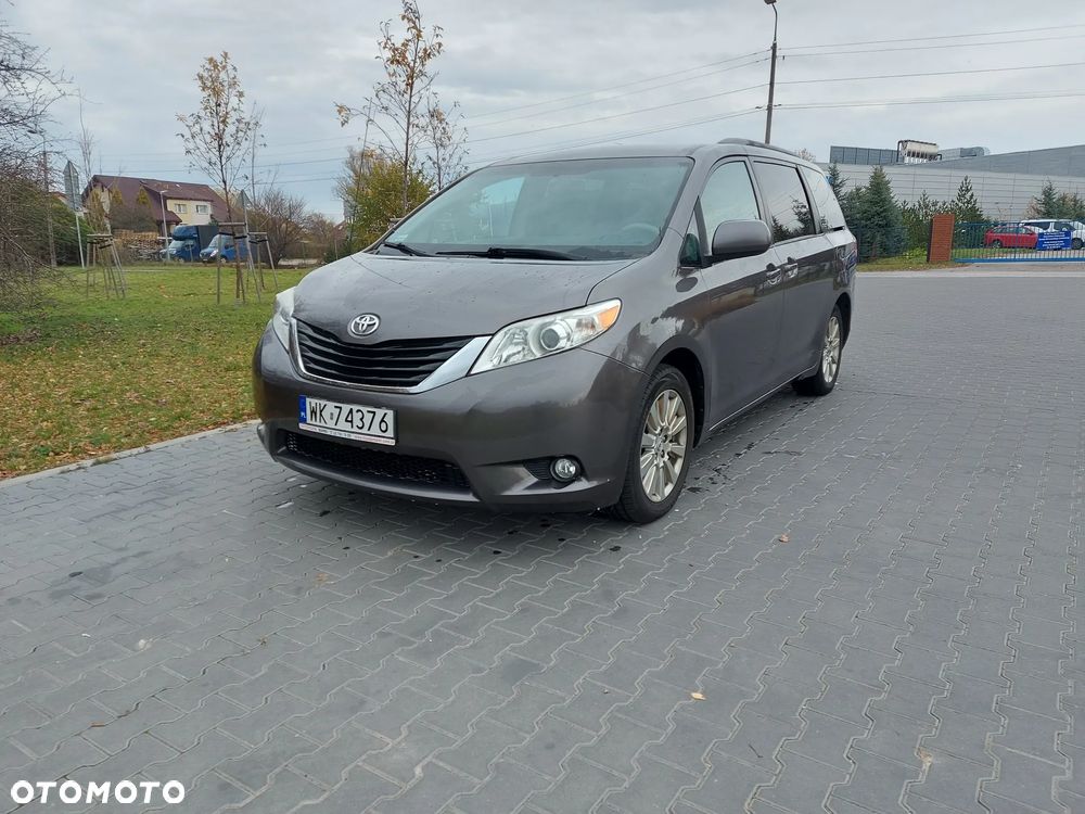 Toyota Sienna 3.5 LE AWD - 2