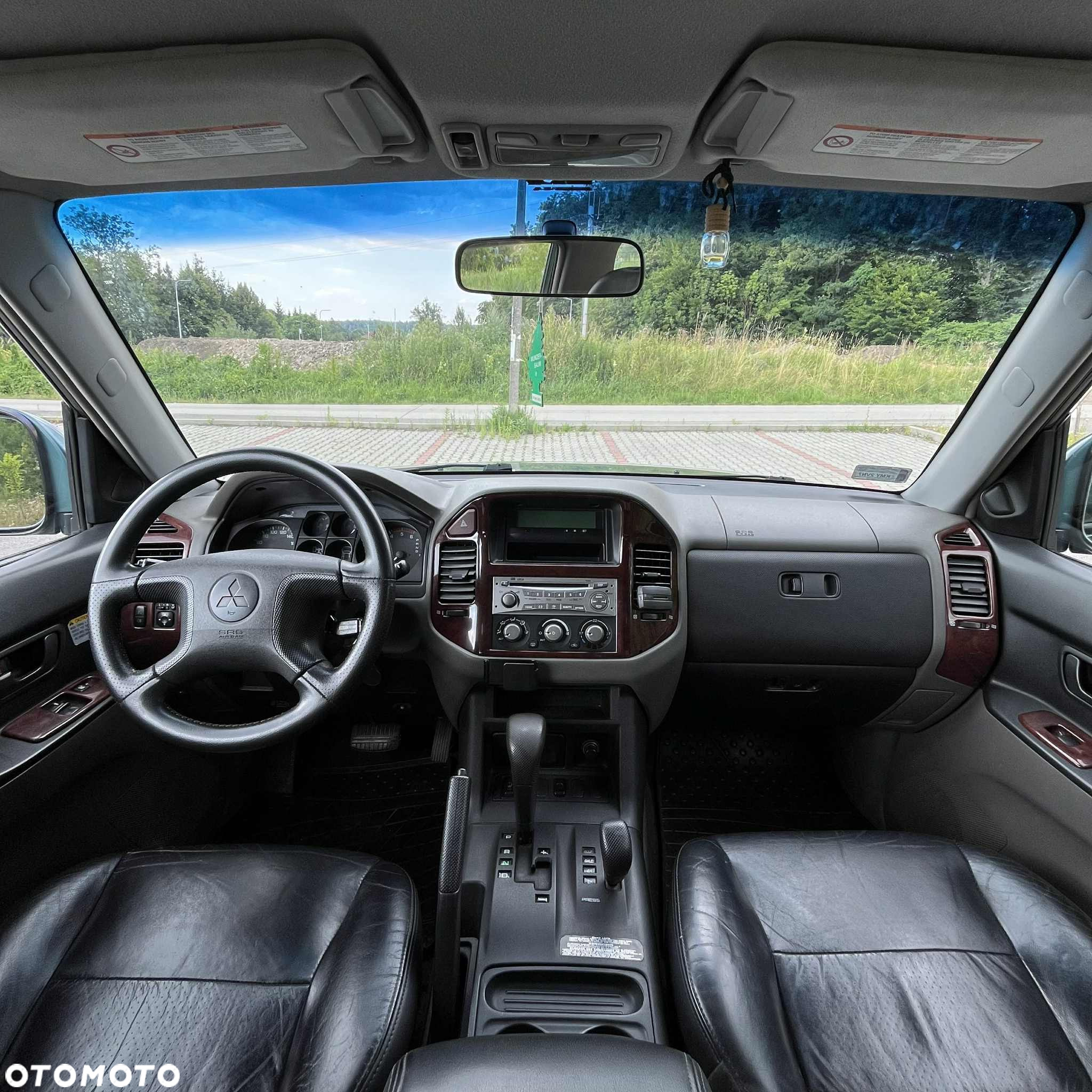 Mitsubishi Pajero - 18