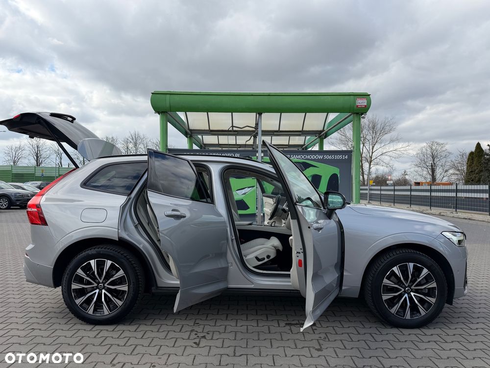 Volvo XC 60 B4 D Plus Dark - 17