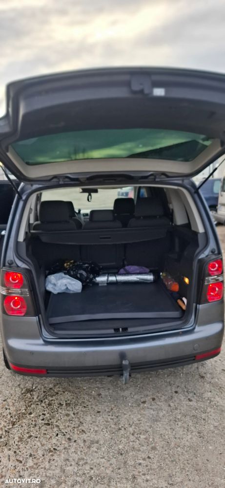 Volkswagen Touran 1.9TDI Highline - 11