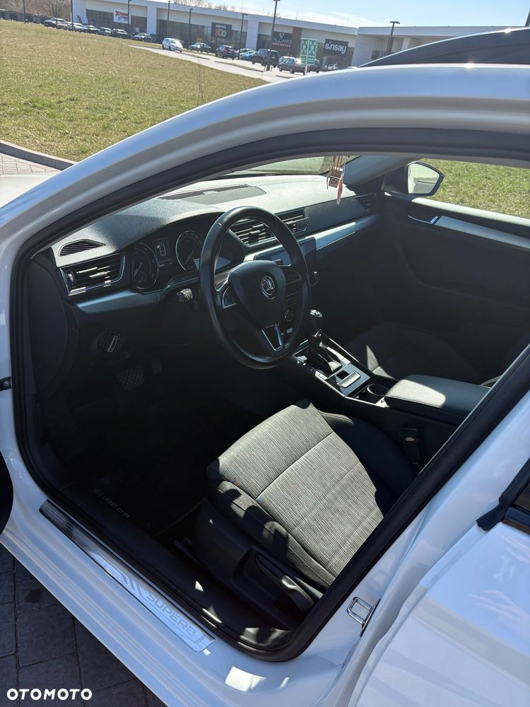 Skoda Superb 2.0 TDI 4x4 Style DSG - 9