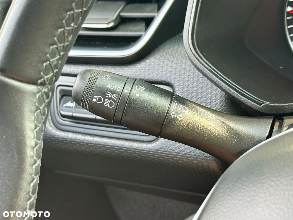 Renault Clio ver-1-0-tce-equilibre - 21