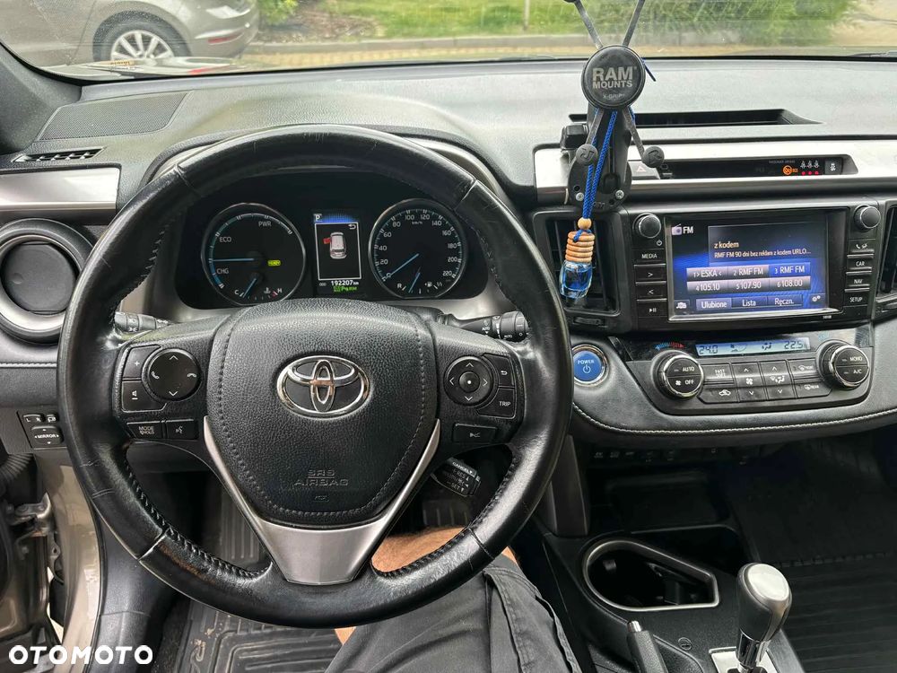 Toyota RAV4 - 8