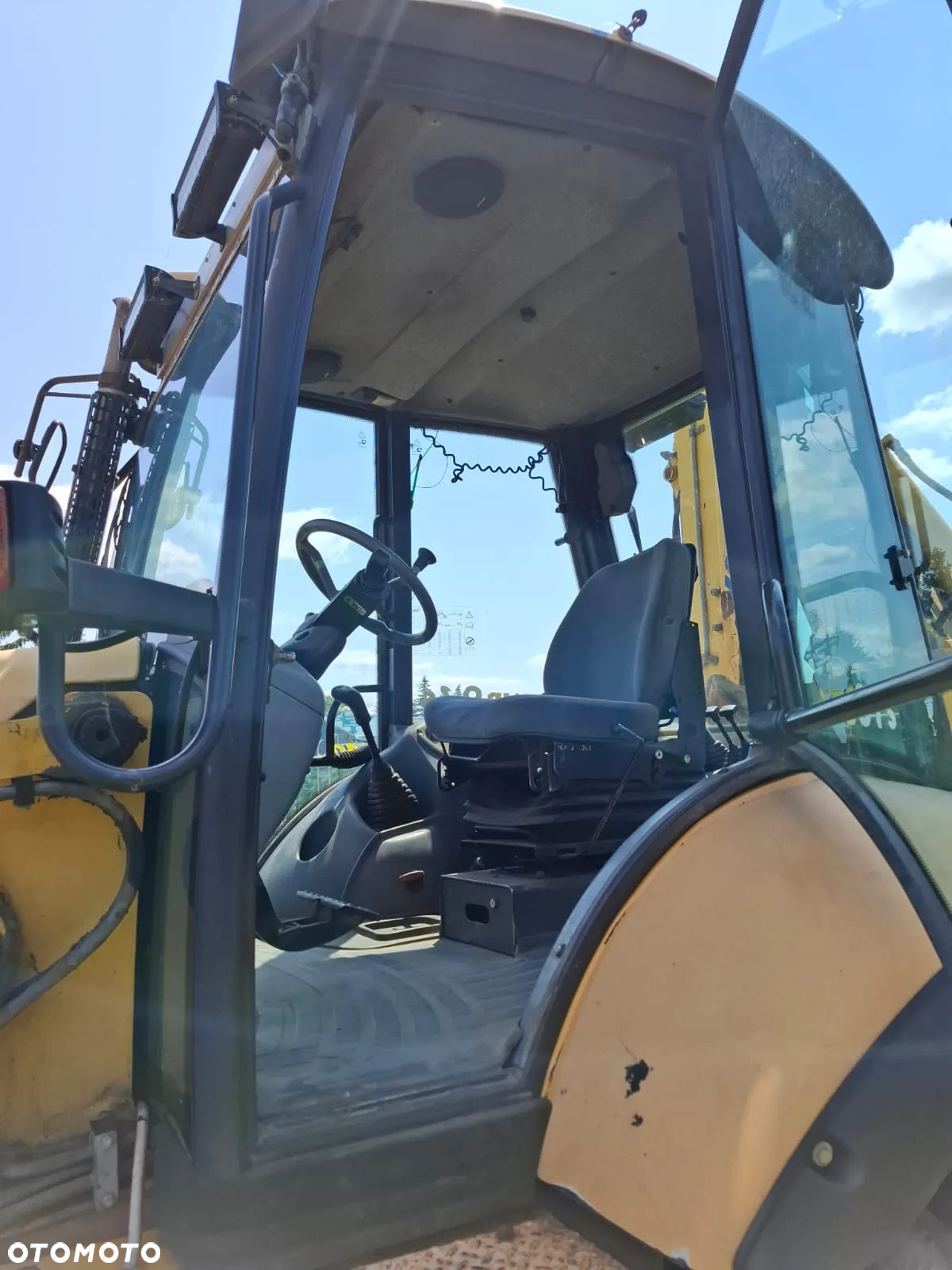 Komatsu WB97S-2 - 25