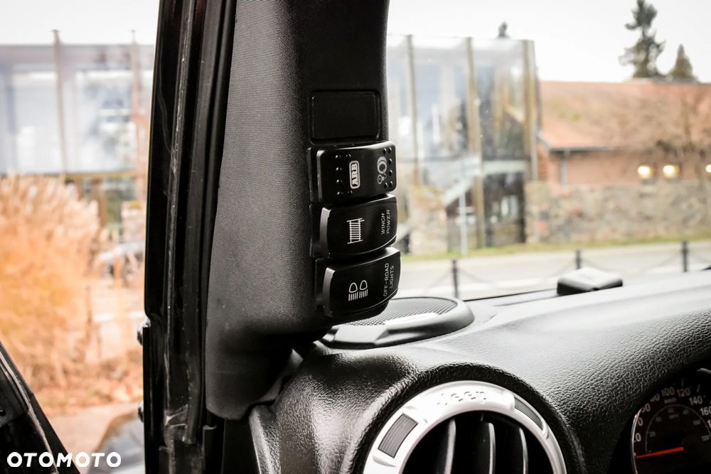 Jeep Wrangler 3.6 Unlim Sahara - 19