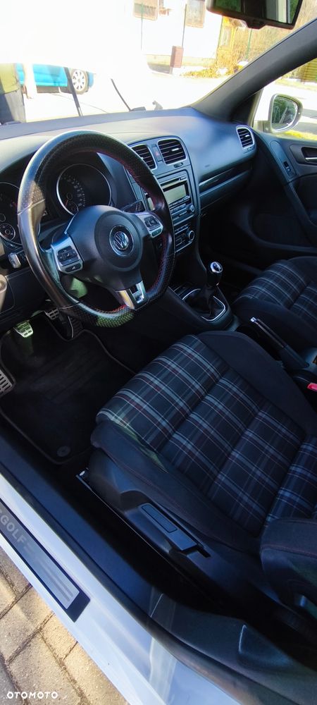 Volkswagen Golf 2.0 GTI - 12