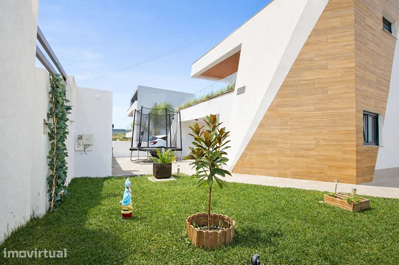 Moradia T5 de Luxo com Piscina - Grande imagem: 2/46