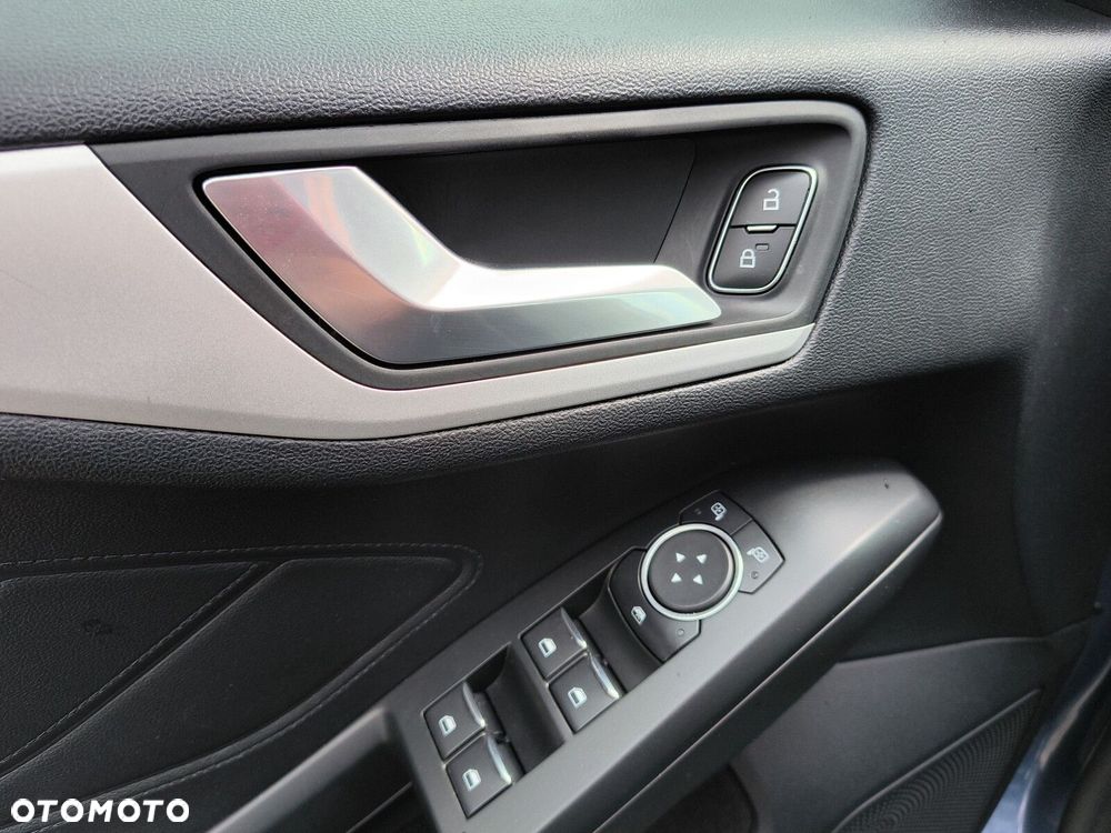 Ford Focus 1.0 EcoBoost Trend - 25