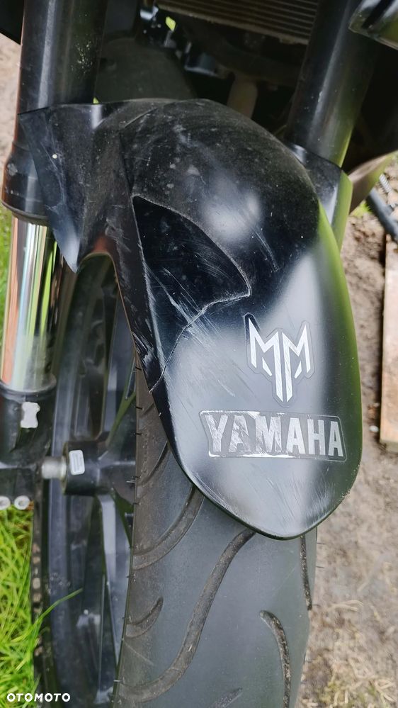 Yamaha YZF - 8