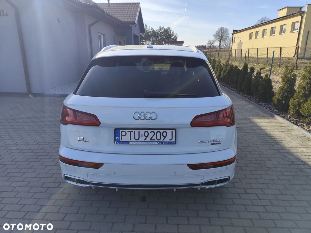 Audi Q5 55 TFSIe quattro S tronic S line business - 36