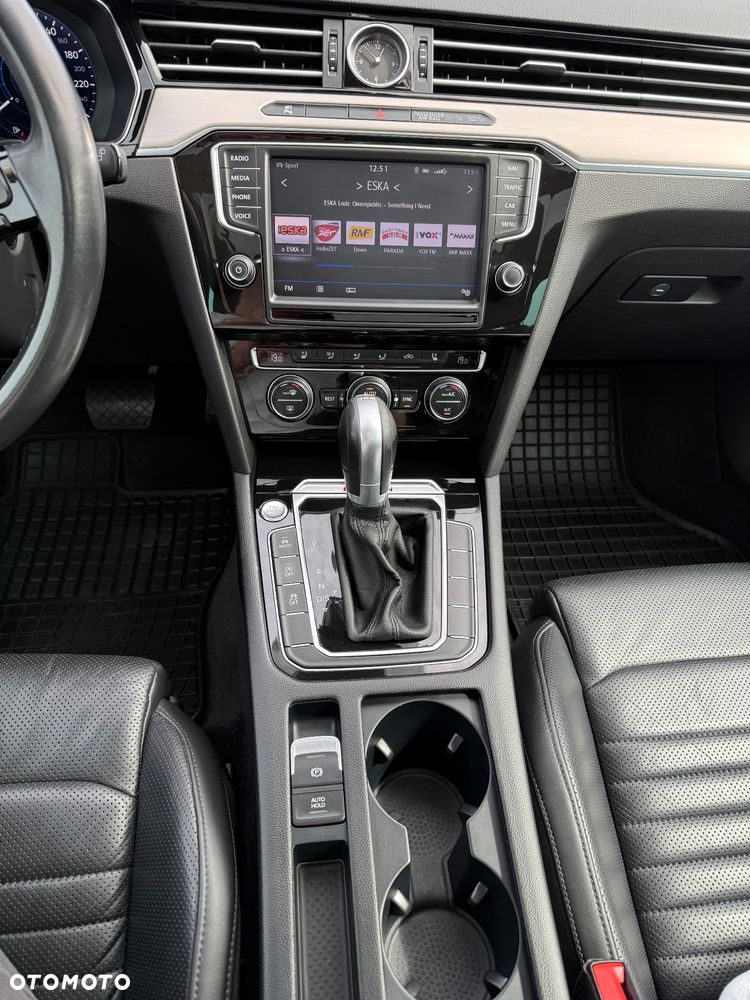Volkswagen Passat - 27
