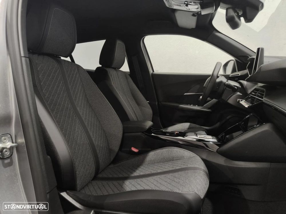 Peugeot e-2008 54 kWh Allure - 25
