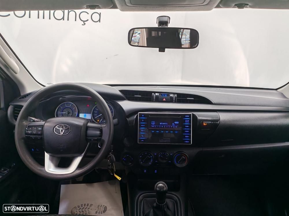 Toyota Hilux 2.4 D-4D 4WD CE 3L - 18