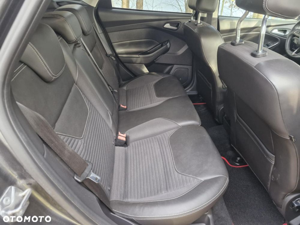 Ford Focus 1.5 EcoBoost Titanium ASS - 11