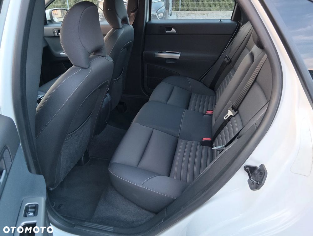 Volvo S40 2.0 - 12