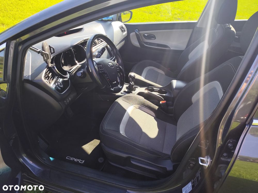 Kia Ceed - 9