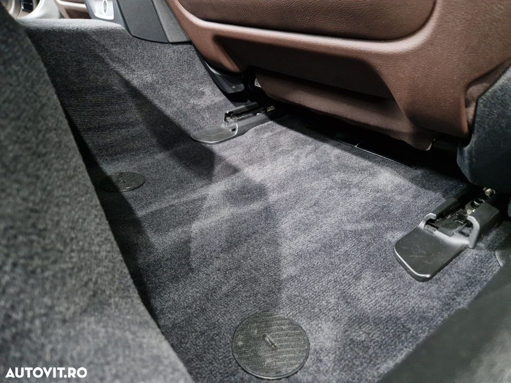 BMW Seria 5 530d xDrive AT - 13