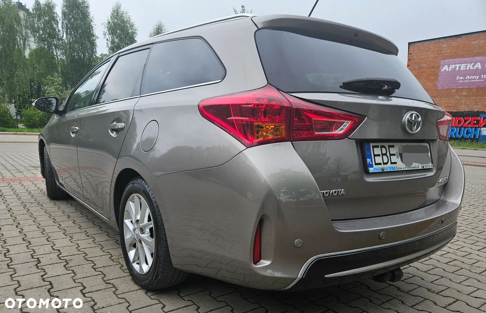 Toyota Auris 2.0 D-4D Edition - 3