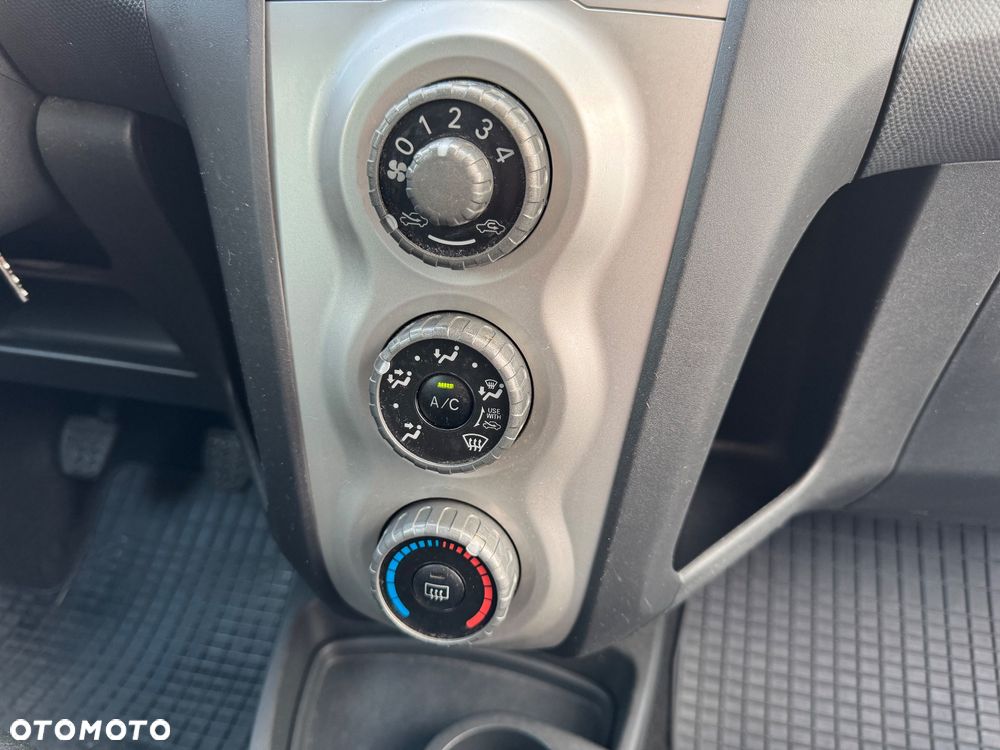 Toyota Yaris 1.0 Terra A/C - 21