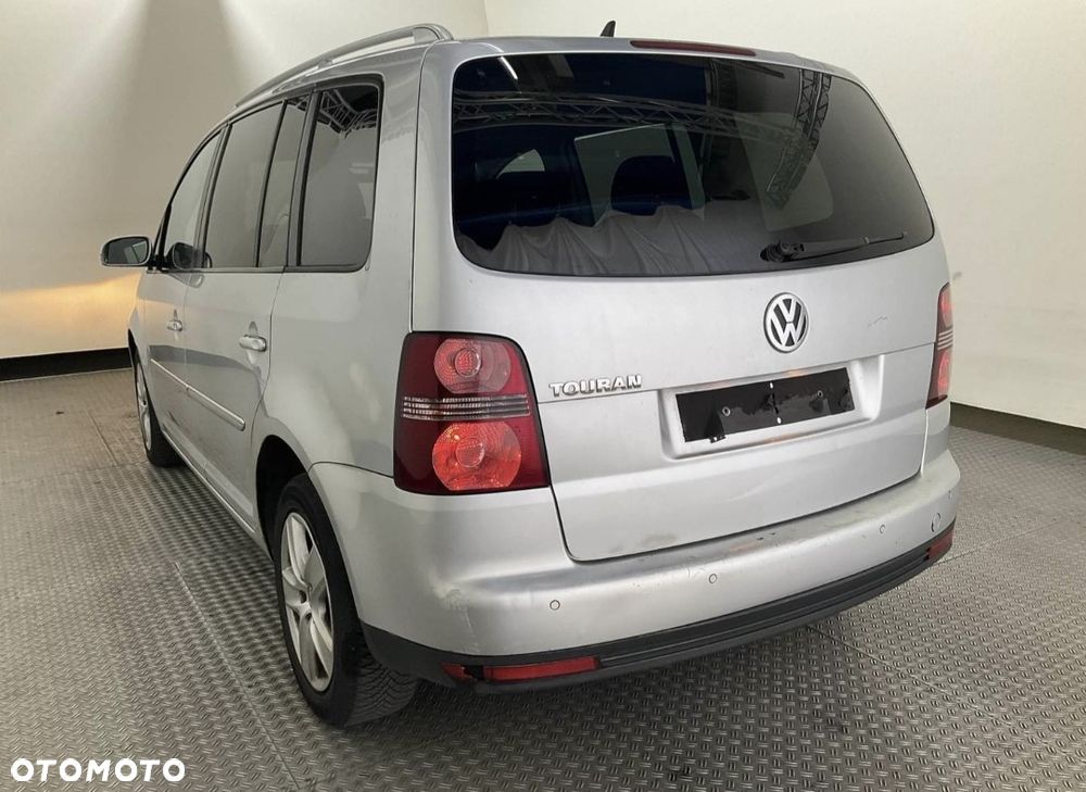 Volkswagen Touran 2.0 TDI Highline DSG - 3