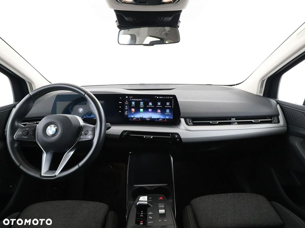 BMW Seria 2 218d - 16