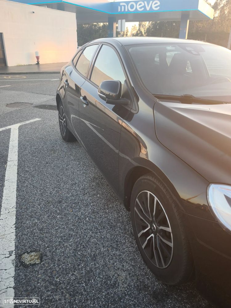 Volvo V40 2.0 D3 Momentum Geartronic - 6