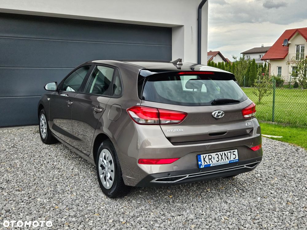 Hyundai i30 1.5 DPI Classic + - 34