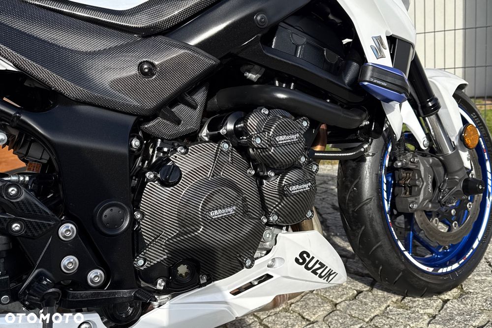 Suzuki GSX - 9
