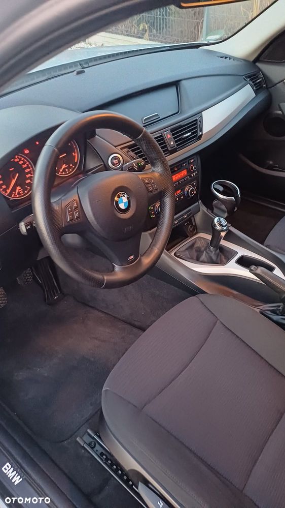 BMW X1 sDrive18d xLine - 28