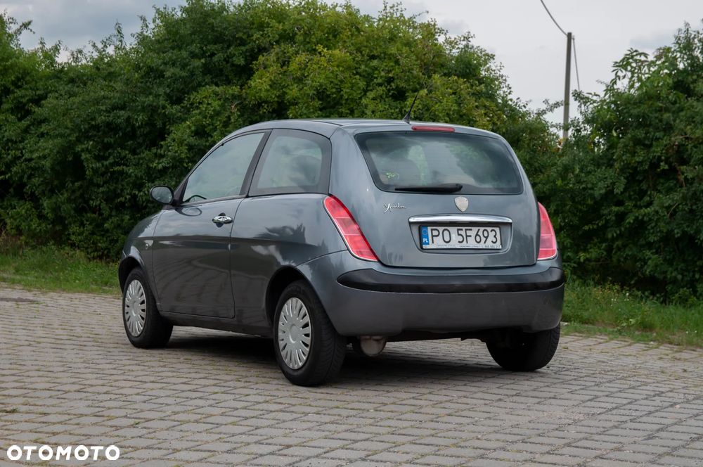 Lancia Ypsilon 1.2 16v Class - 7