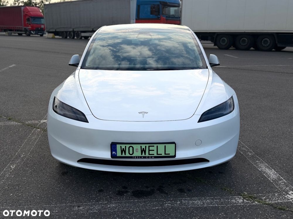 Tesla Model 3 - 1