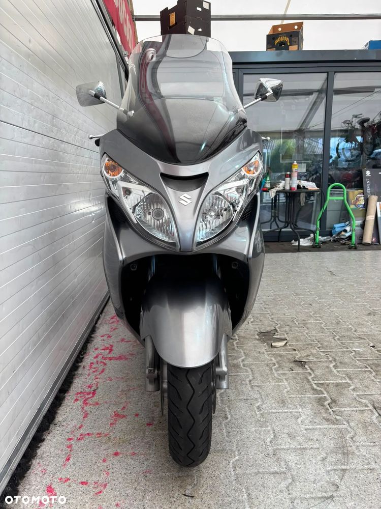 Suzuki Burgman - 28