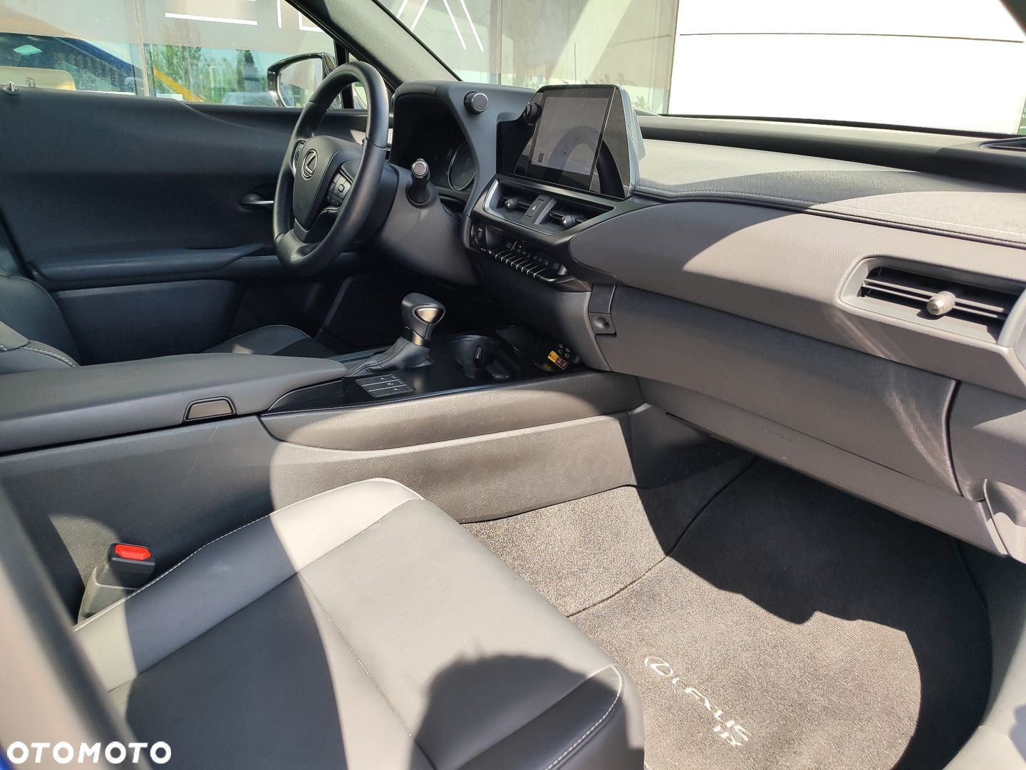 Lexus UX - 21