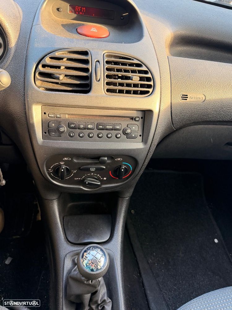 Peugeot 206 1.1 XR - 8