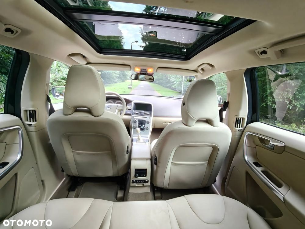 Volvo XC 60 2.4D AWD Momentum - 11