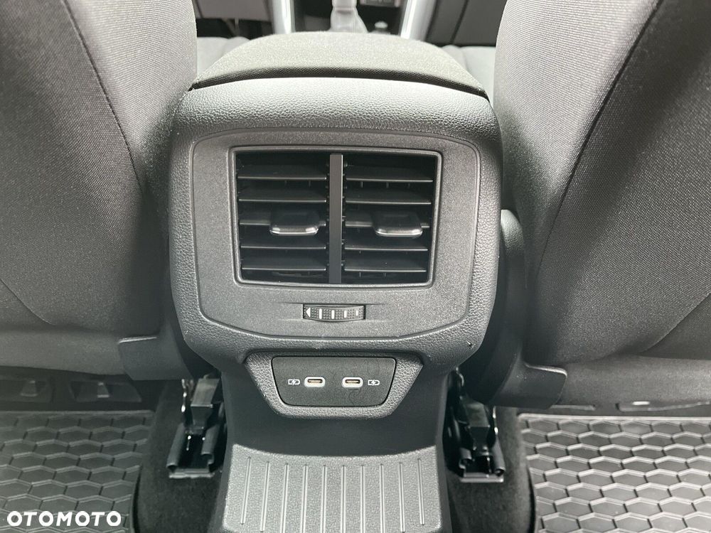 Volkswagen T-Roc - 21